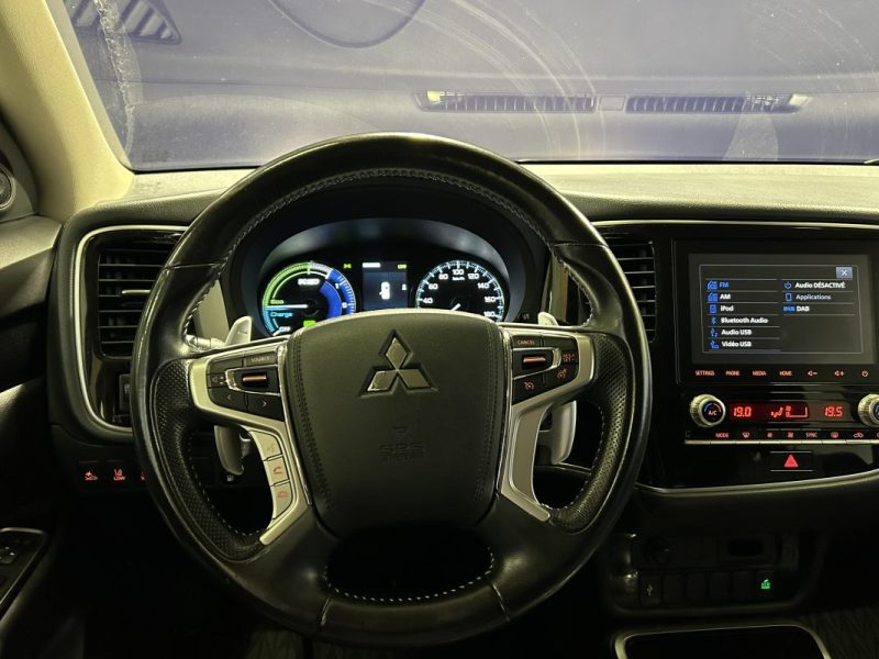 MITSUBISHI OUTLANDER 4WD INTENS RECHARGEABLE CAMERA DE RECUL / SIEGES CHAUFFANTS 