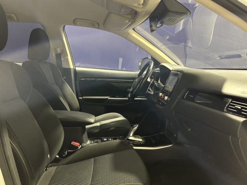 MITSUBISHI OUTLANDER 4WD INTENS RECHARGEABLE CAMERA DE RECUL / SIEGES CHAUFFANTS 