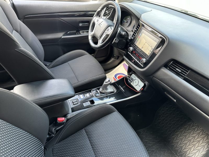 MITSUBISHI OUTLANDER 4WD INTENS CAMERA DE RECUL / SIEGES CHAUFFANTS 