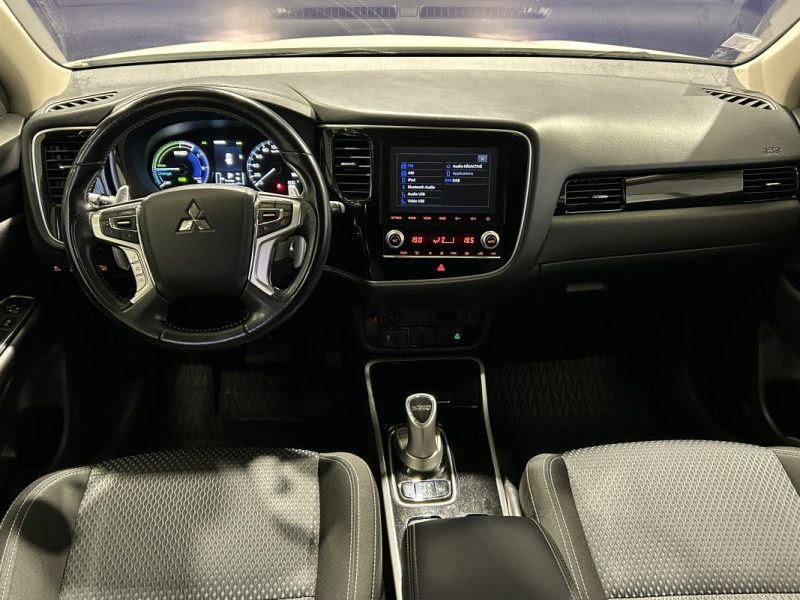 MITSUBISHI OUTLANDER 4WD INTENS RECHARGEABLE CAMERA DE RECUL / SIEGES CHAUFFANTS 