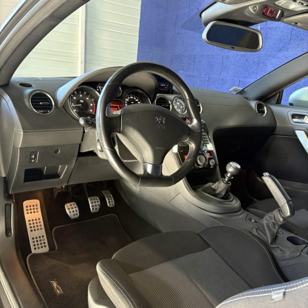 PEUGEOT RCZ 2.0 HDI FAP 163CH Confort
