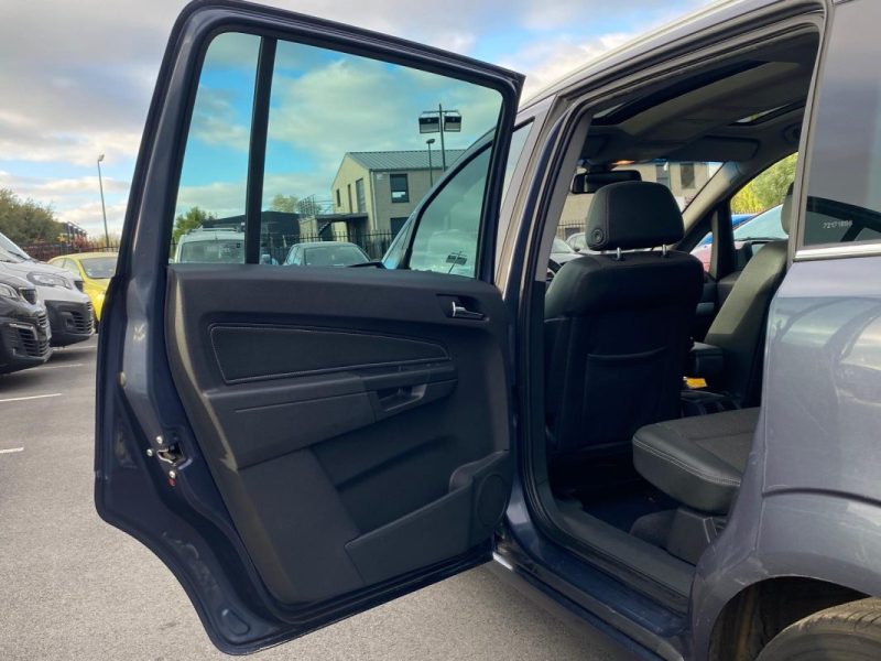 Opel Zafira 1.9 CDTI 150 ch Cosmo Pack 👨‍👩‍👧‍👦 7 places, 🫶 première main, 🌅 toit panoramique 