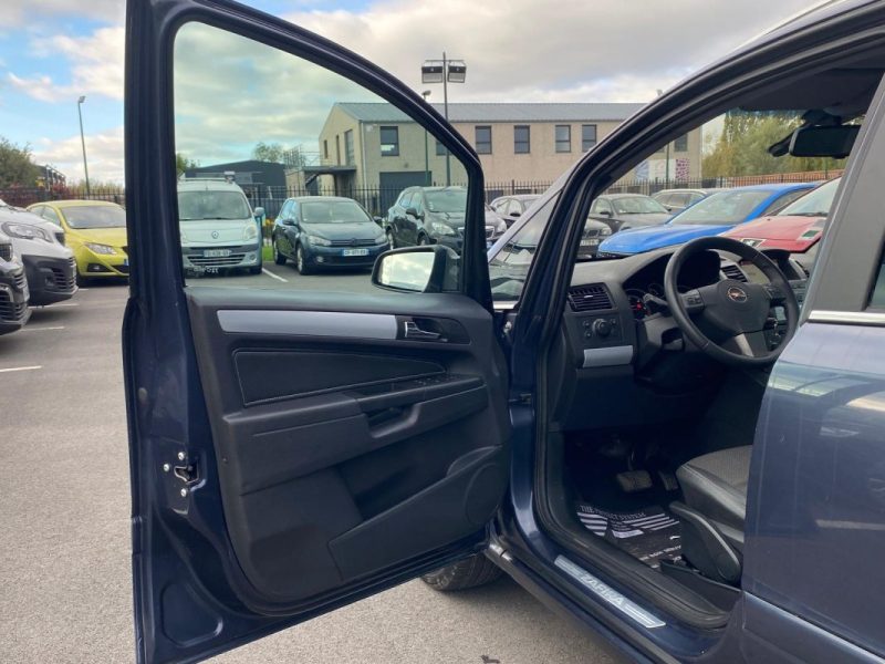 Opel Zafira 1.9 CDTI 150 ch Cosmo Pack 👨‍👩‍👧‍👦 7 places, 🫶 première main, 🌅 toit panoramique 