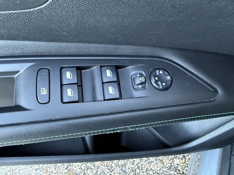 PEUGEOT 3008 HYBRID 225CH ALLURE PACK E-EAT8  2021