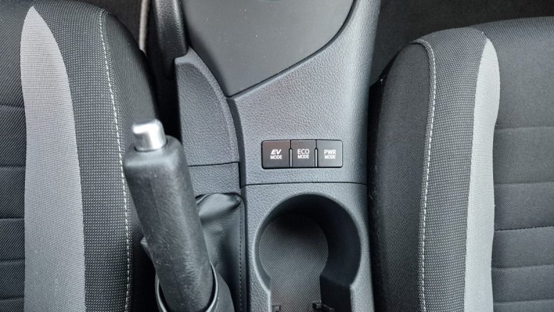 TOYOTA AURIS TOURING SPORT HSD 136H DYNAMIC NAV BUISINESS 2018