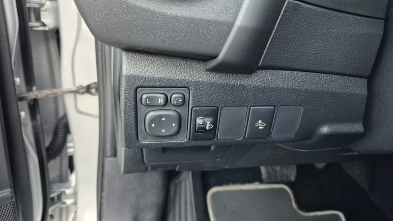 TOYOTA AURIS TOURING SPORT HSD 136H DYNAMIC NAV BUISINESS 2018