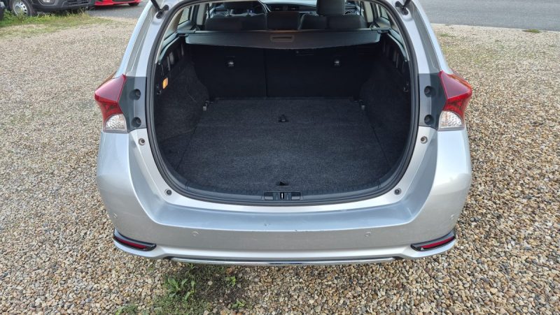 TOYOTA AURIS TOURING SPORT HSD 136H DYNAMIC NAV BUISINESS 2018