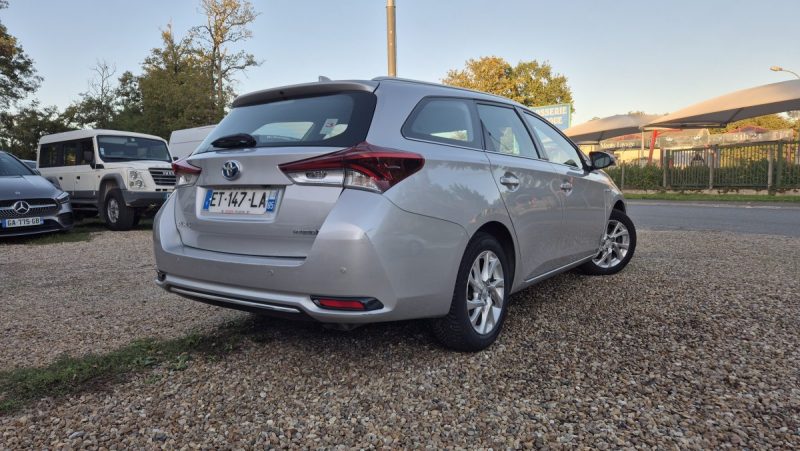 TOYOTA AURIS TOURING SPORT HSD 136H DYNAMIC NAV BUISINESS 2018