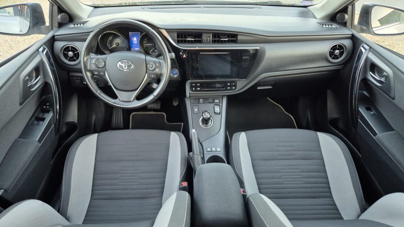 TOYOTA AURIS TOURING SPORT HSD 136H DYNAMIC NAV BUISINESS 2018