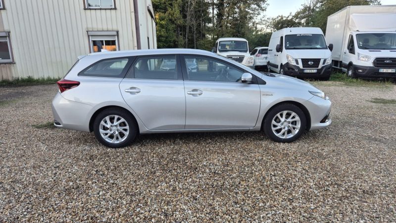 TOYOTA AURIS TOURING SPORT HSD 136H DYNAMIC NAV BUISINESS 2018