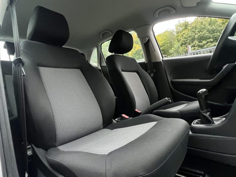 VOLKSWAGEN POLO 5 V 1.2 60 Cv 5 PORTES / CLIMATISATION REGULATEUR - GARANTIE 1 AN