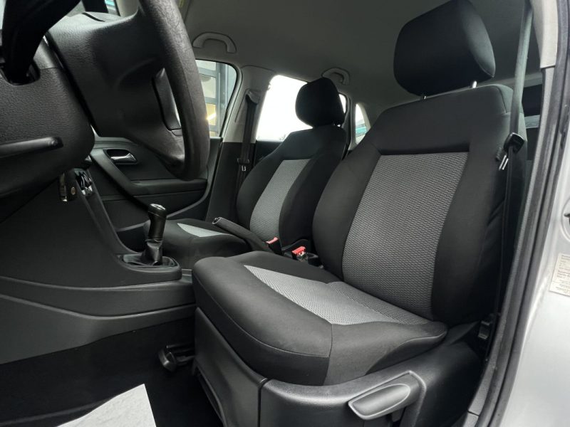 VOLKSWAGEN POLO 5 V 1.2 60 Cv 5 PORTES / CLIMATISATION REGULATEUR - GARANTIE 1 AN