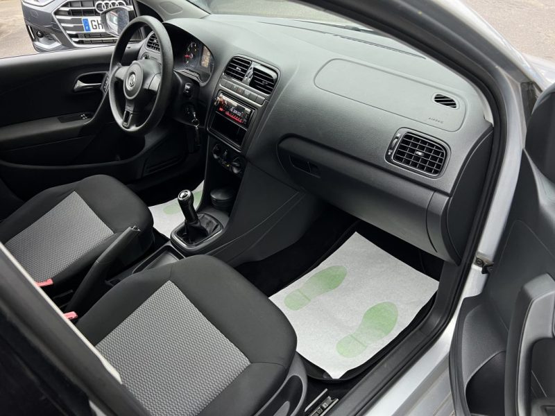 VOLKSWAGEN POLO 5 V 1.2 60 Cv 5 PORTES / CLIMATISATION REGULATEUR - GARANTIE 1 AN