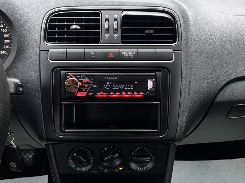 VOLKSWAGEN POLO 5 V 1.2 60 Cv 5 PORTES / CLIMATISATION REGULATEUR - GARANTIE 1 AN