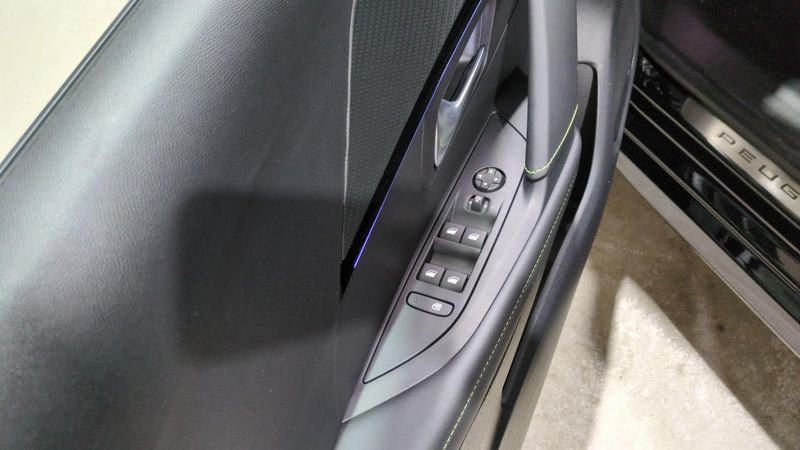 Peugeot 208 Hybrid 145 e-dcs6 gt + pack vision & navigation +  drive assist plus