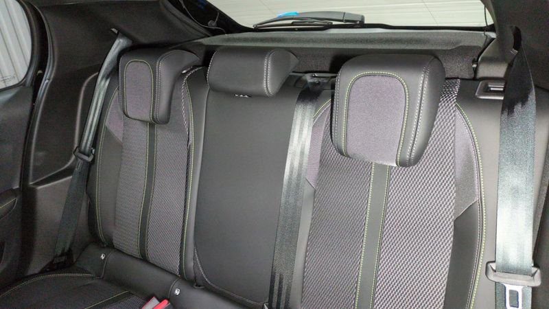 Peugeot 208 Hybrid 145 e-dcs6 gt + pack vision & navigation +  drive assist plus