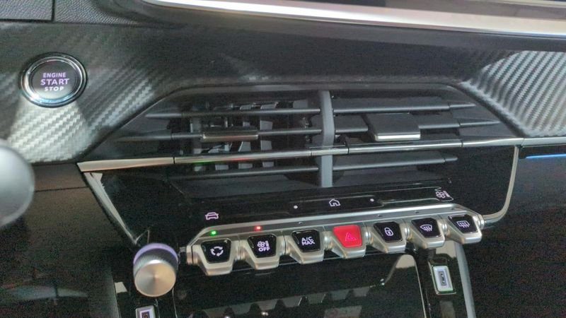 Peugeot 208 Hybrid 145 e-dcs6 gt + pack vision & navigation +  drive assist plus