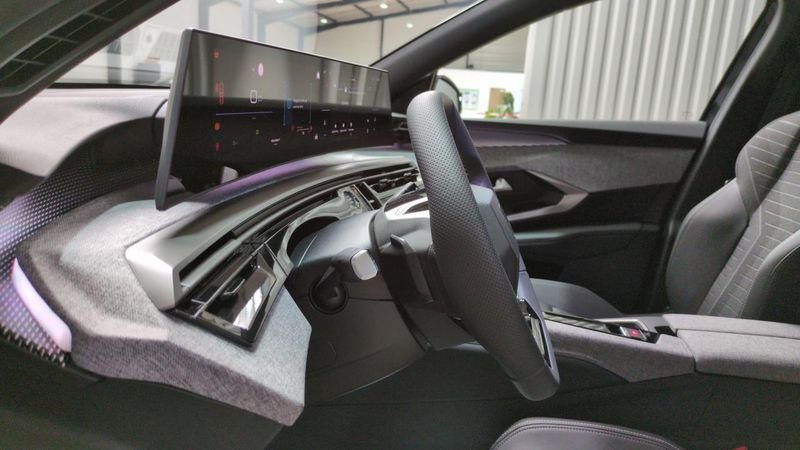 Peugeot 3008 nouveau Hybrid 145 e-dcs6 gt surequipe