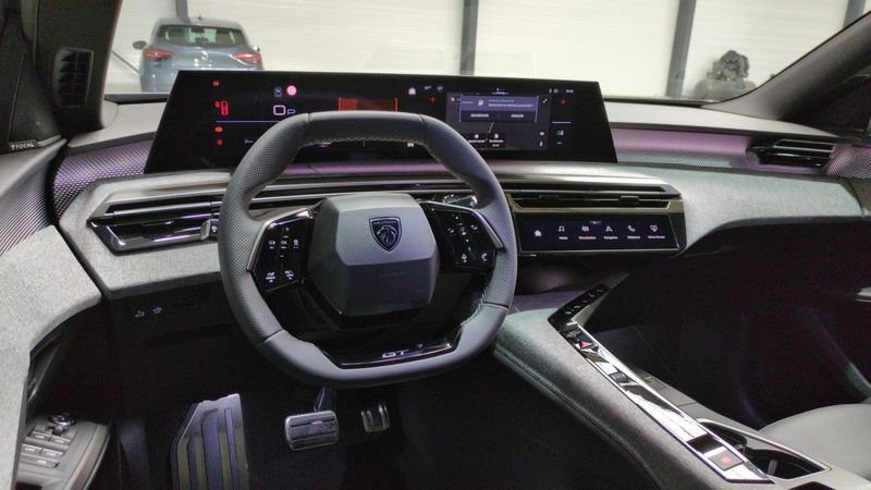 Peugeot 3008 nouveau Hybrid 145 e-dcs6 gt surequipe