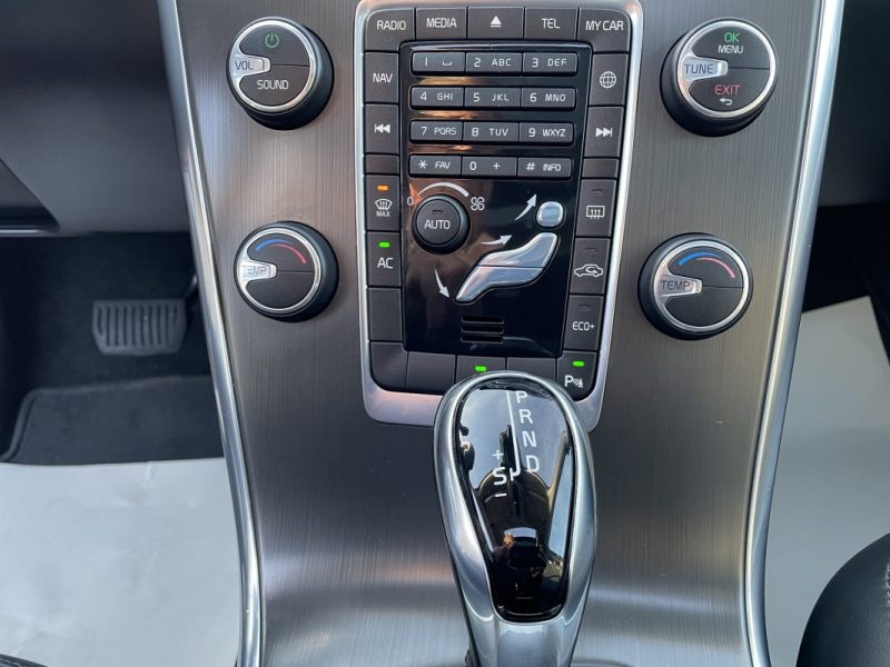 VOLVO XC60 D4 181CH  GEARTRONIC     GARANTIE 3/12 MOIS 2014