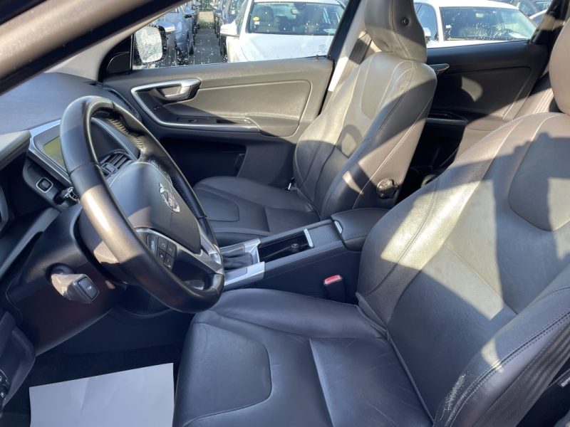 VOLVO XC60 D4 181CH  GEARTRONIC     GARANTIE 3/12 MOIS 2014