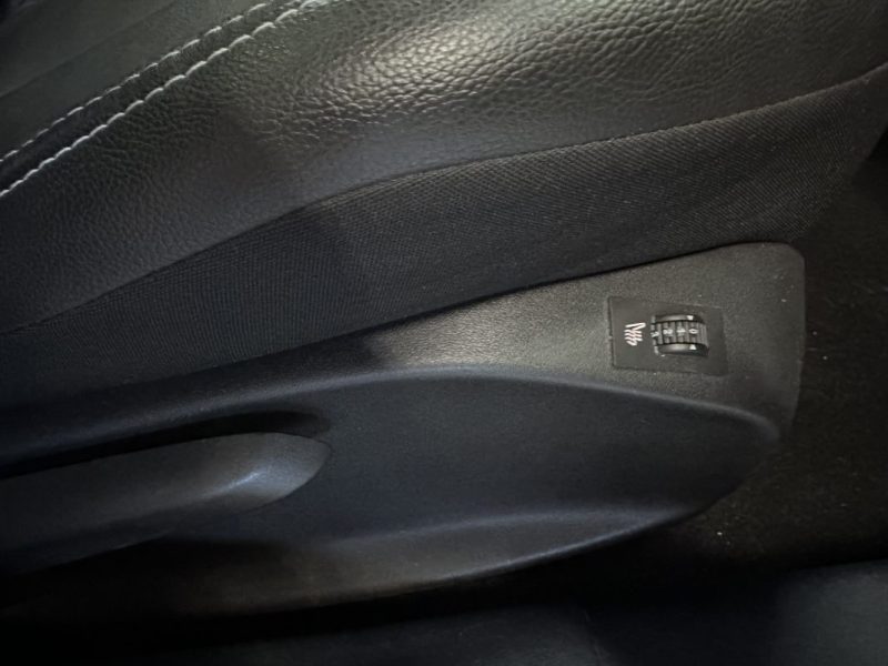 PEUGEOT 2008 1.6 BLUEHDI 120CH FÉLINE TITANE 