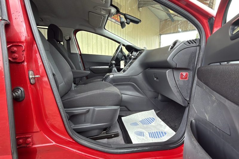 PEUGEOT 5008 1.6 HDI 112 FAP CONFORT PACK 5PL BVM6 