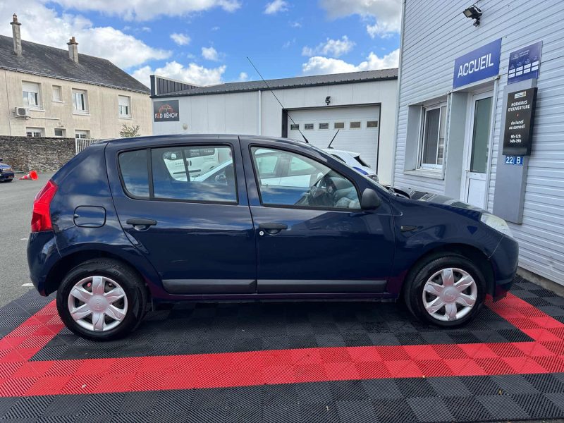 DACIA GARANTIE 24 MOIS SANDERO 1.5 DCI 70 BLACK LINE 2010