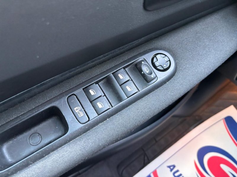 PEUGEOT 3008 1.6 E-HDI 112 FAP ALLURE - SUIVI D\'ENTRETIEN COMPLET 2012