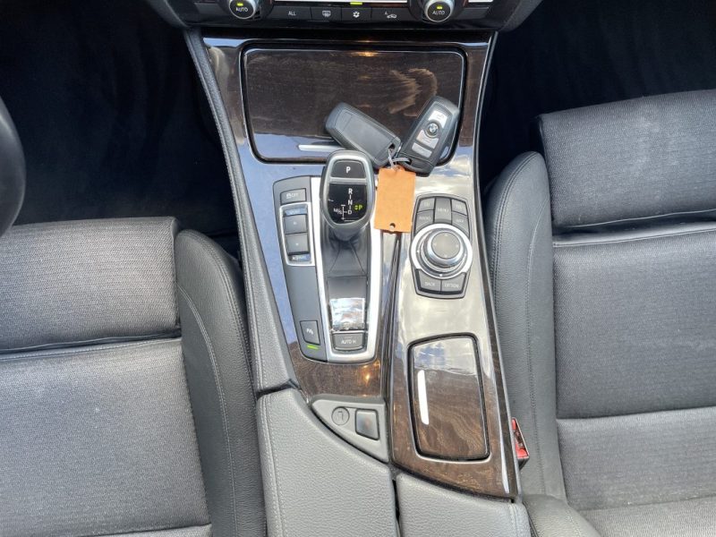 BMW 528I CONFORT 2010