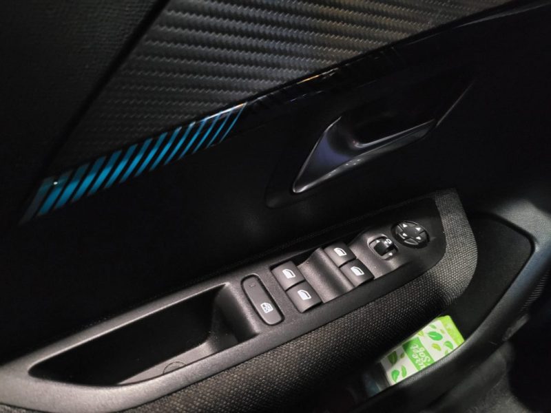 PEUGEOT 208 1.2 PURETECH 100cv EAT8 STYLE / CAMERA / APPLE CARPLAY