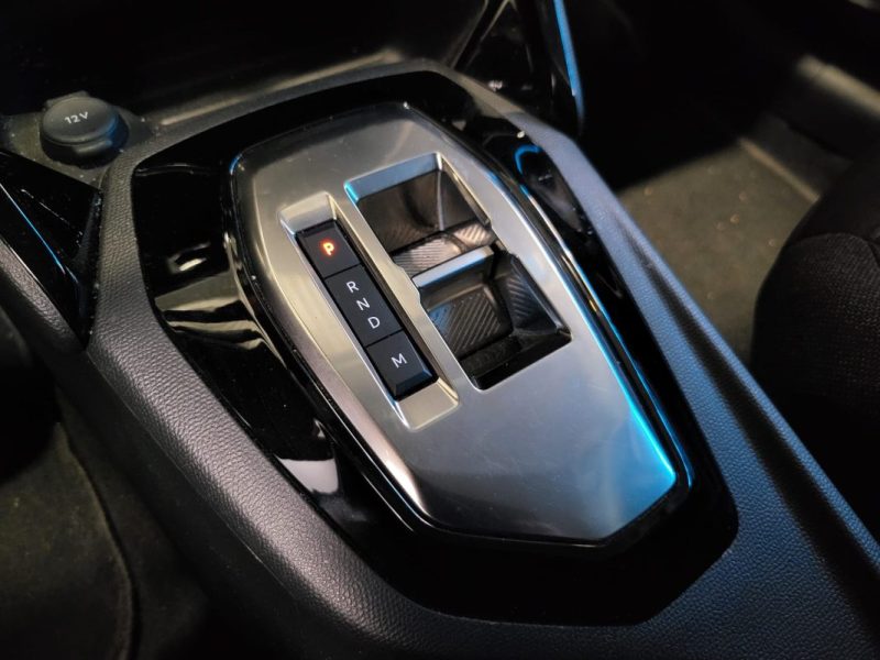 PEUGEOT 208 1.2 PURETECH 100cv EAT8 STYLE / CAMERA / APPLE CARPLAY