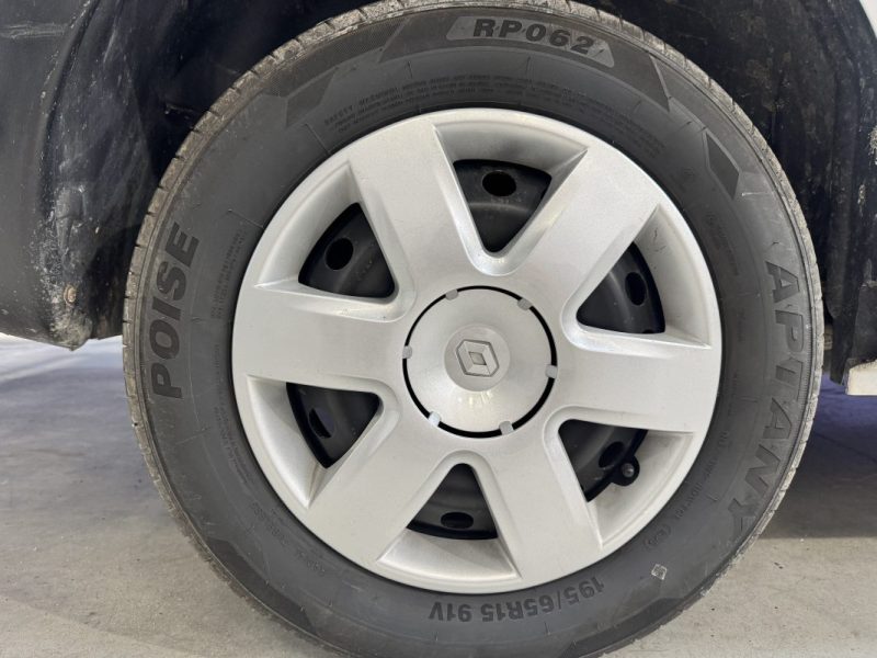 RENAULT KANGOO 1.5 DCI 75 CH 3 PLACES - DISTRI OK