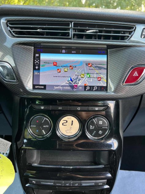 DS DS 3 BLUEHDI 100CH SO CHIC