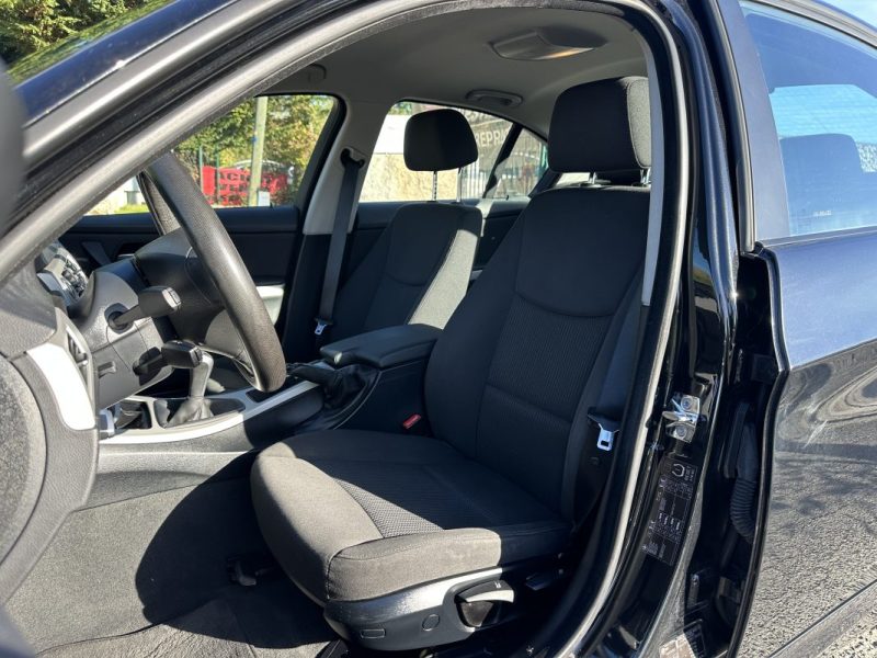 BMW SERIE 3 318D 143 CV E90 Phase 2 / Paiement 4X ou 10X Possible