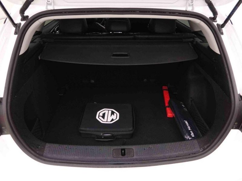 MG MG5 61 KWH LONG RANGE 400KM WLTP LUXURY 2025