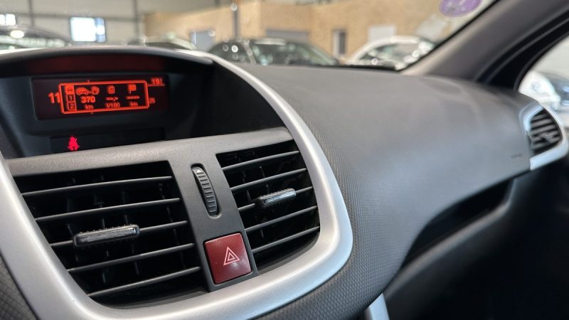 Peugeot 207 1.4 VTi 95ch Premium - Dossier de factures