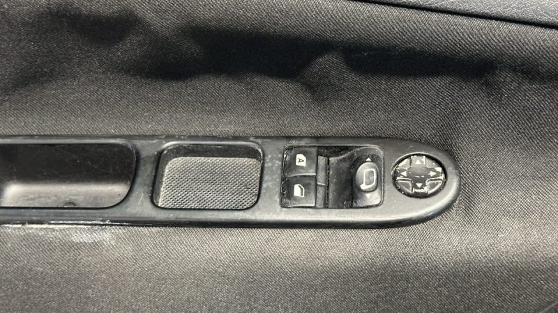 Peugeot 207 1.4 VTi 95ch Premium - Dossier de factures