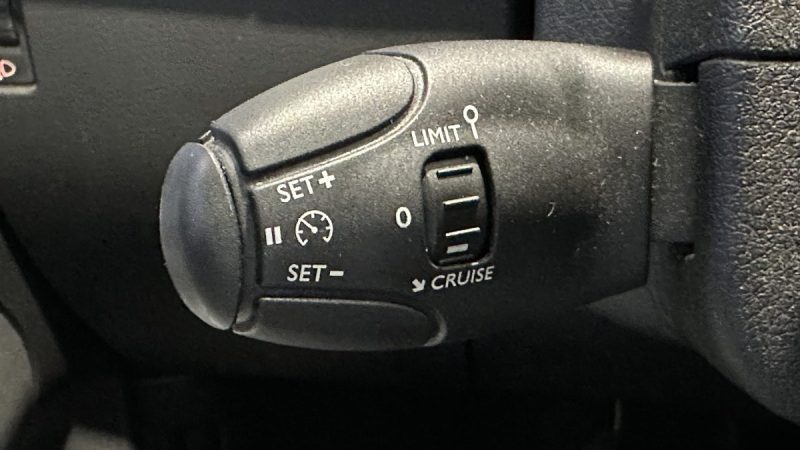 Peugeot 207 1.4 VTi 95ch Premium - Dossier de factures