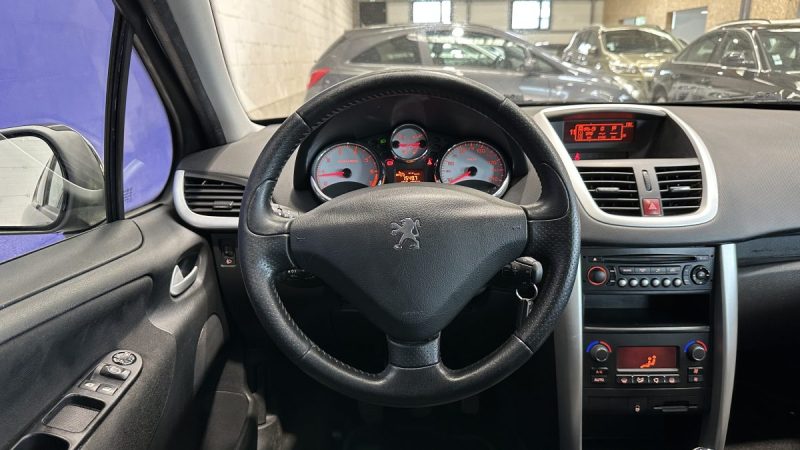 Peugeot 207 1.4 VTi 95ch Premium - Dossier de factures