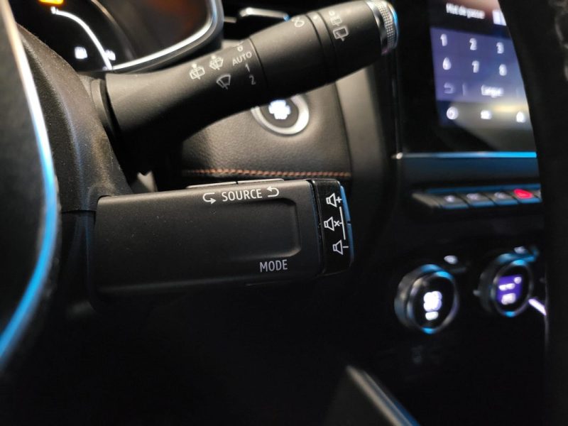 RENAULT CLIO 1.3 TCE 130ch INITIALE PARIS VOLANT CHAUFFANT / APPLE CARPLAY / MAIN LIBRE / CAMERA 360