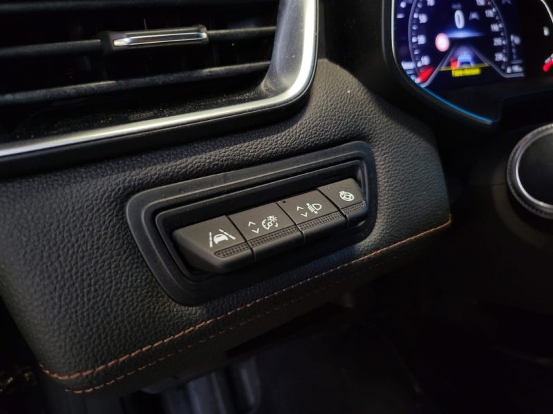 RENAULT CLIO 1.3 TCE 130ch INITIALE PARIS VOLANT CHAUFFANT / APPLE CARPLAY / MAIN LIBRE / CAMERA 360