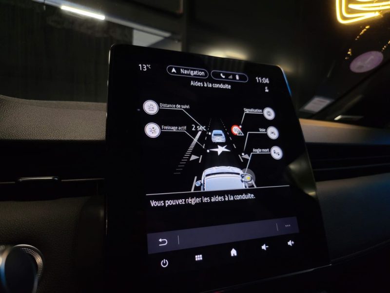 RENAULT CLIO 1.3 TCE 130ch INITIALE PARIS VOLANT CHAUFFANT / APPLE CARPLAY / MAIN LIBRE / CAMERA 360