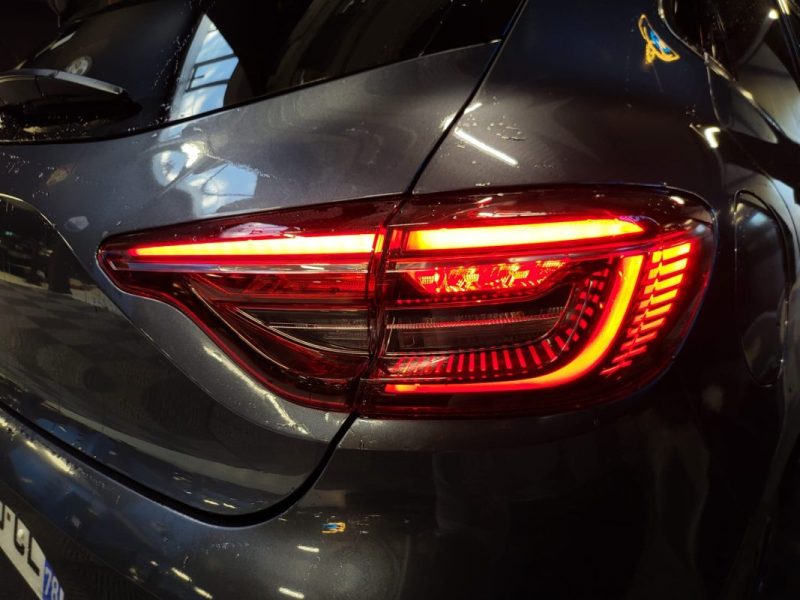 RENAULT CLIO 1.3 TCE 130ch INITIALE PARIS VOLANT CHAUFFANT / APPLE CARPLAY / MAIN LIBRE / CAMERA 360