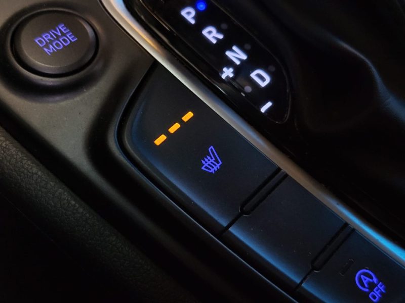 HYUNDAI KONA 1.6 CRDi 136ch EXECUTIVE TOIT OUVRANT / APPLE CARPLAY / SIEGES CHAUFFANTS