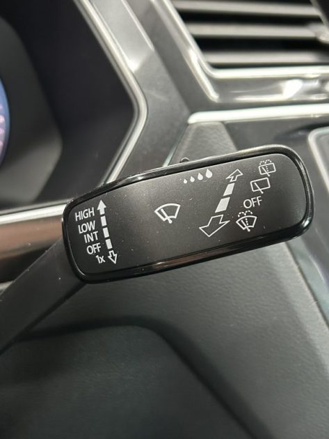 VOLKSWAGEN TIGUAN 2.0 TDI 150CH BLUEMOTION TECHNOLOGY R LINE 2017