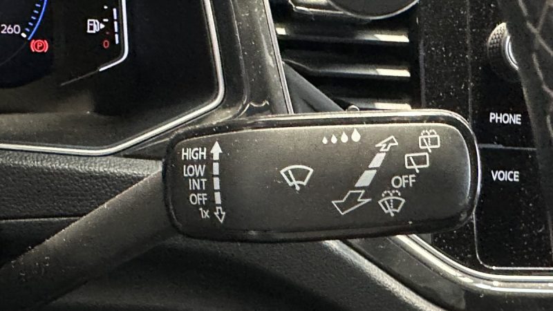 Volkswagen T-Roc 2.0 TDI 150ch R-Line Edition DSG7 - Sièges chauffants - Carplay