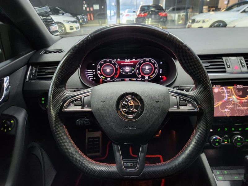 SKODA OCTAVIA Combi RS 2.0 TSi 245 DSG*PANO*ACC*CAMERA*19P*