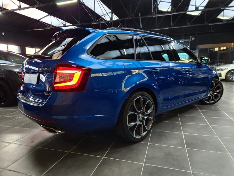 SKODA OCTAVIA Combi RS 2.0 TSi 245 DSG*PANO*ACC*CAMERA*19P*