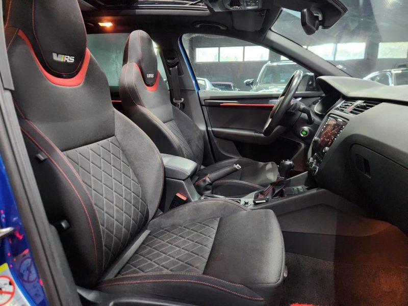 SKODA OCTAVIA Combi RS 2.0 TSi 245 DSG*PANO*ACC*CAMERA*19P*